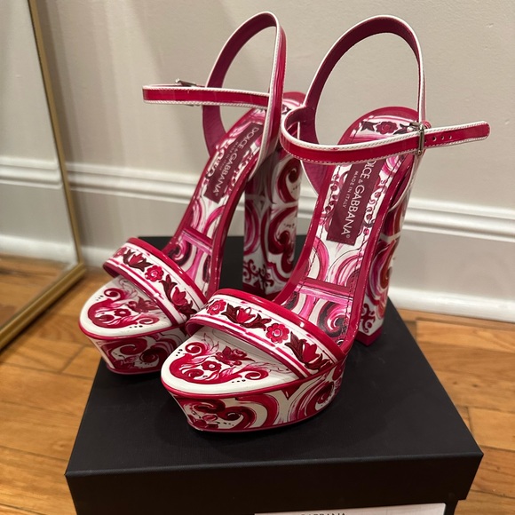 Dolce & Gabbana Printed Polished Calfskin Platform Sanadals - Picture 6 of 7